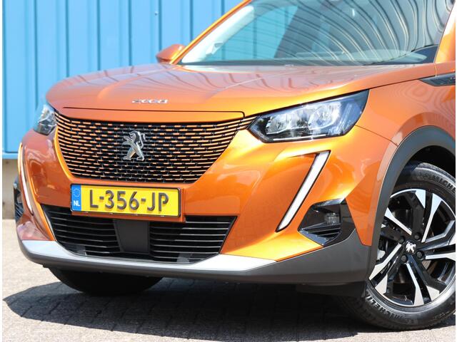 Peugeot e-2008 EV Allure Pack 50 kWh 136PK | AUTOMAAT | AppleCarPlay/AndroidAuto | Camera | Climate Control | Navigatie | Cruise Control | FULL LED | LMV | Isofix | Armsteun | Keyless |