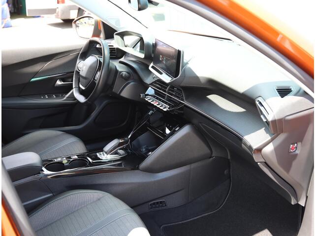 Peugeot e-2008 EV Allure Pack 50 kWh 136PK | AUTOMAAT | AppleCarPlay/AndroidAuto | Camera | Climate Control | Navigatie | Cruise Control | FULL LED | LMV | Isofix | Armsteun | Keyless |