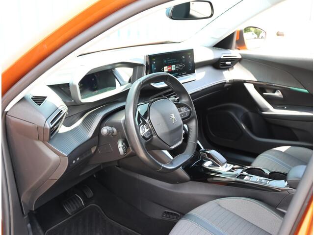 Peugeot e-2008 EV Allure Pack 50 kWh 136PK | AUTOMAAT | AppleCarPlay/AndroidAuto | Camera | Climate Control | Navigatie | Cruise Control | FULL LED | LMV | Isofix | Armsteun | Keyless |
