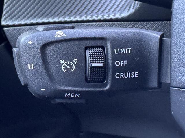 Peugeot e-2008 EV Allure 54 kWh | Navigatie | Camera | Cruise control |
