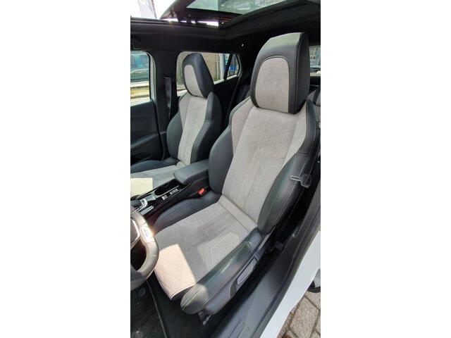Peugeot e-2008 EV GT Pack 50kWh Panodak Trekh Alcantara LED