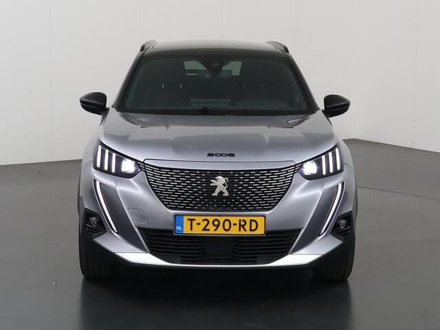 Peugeot e-2008 EV GT 50 kWh | Trekhaak | LED | Virtual Cockpit | Lederen Interieur | Navigatie | Camera | DAB | Apple CarPlay/Android Auto | 3-Fase | Stoelverwarming | Standkachel | Rijhulp Systeem | Panoramadak | Dodehoekdetectie |