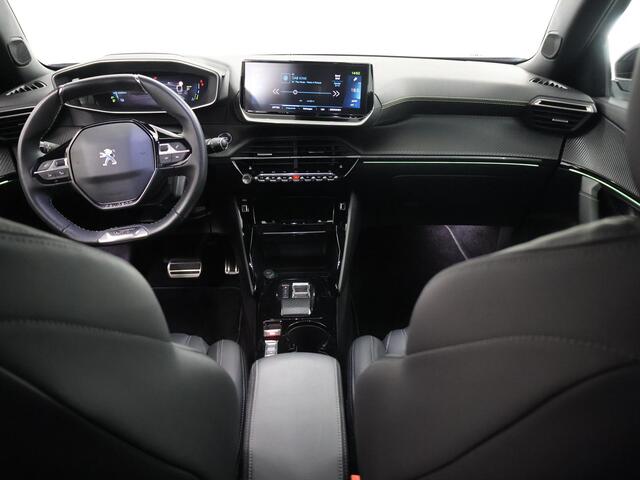 Peugeot e-2008 EV GT 50 kWh | Trekhaak | LED | Virtual Cockpit | Lederen Interieur | Navigatie | Camera | DAB | Apple CarPlay/Android Auto | 3-Fase | Stoelverwarming | Standkachel | Rijhulp Systeem | Panoramadak | Dodehoekdetectie |