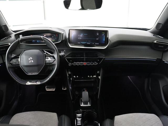Peugeot e-2008 EV GT Pack 50 kWh | Stoelverwarming | Alcantara | Adaptive cruise | Camera | Carplay | Navigatie | Keyless | Digital Cockpit | Dodehoek detectie | Climate control