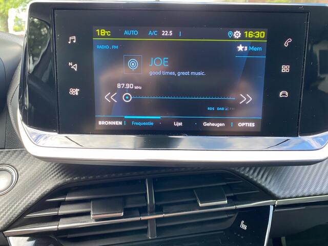 Peugeot e-2008 EV 50 KWH / PARELMOER / CARPLAY / CRUISE CTR. / 17'' LM-VELGEN