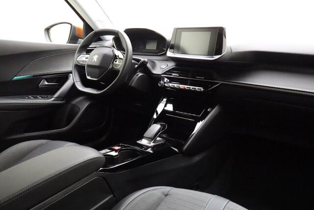 Peugeot e-2008 EV Allure 50 kWh | Apple carplay/Android auto | Parkeercamera | Stoelverwarming | Airco automatisch |