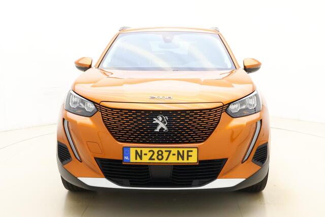 Peugeot e-2008 EV Allure 50 kWh | Apple carplay/Android auto | Parkeercamera | Stoelverwarming | Airco automatisch |