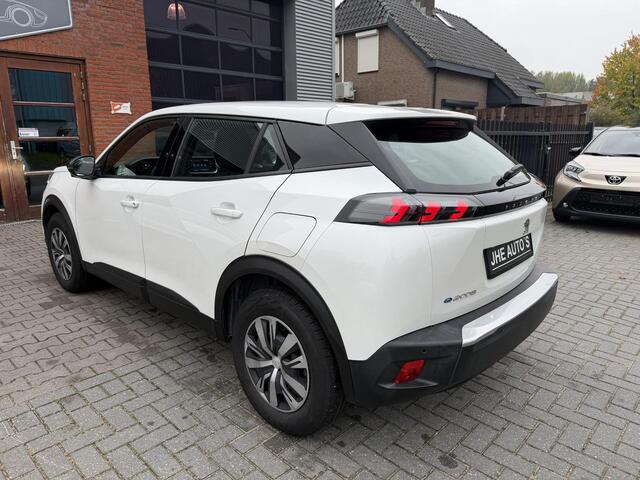 Peugeot e-2008 EV Active Pack 50 kWh | Camera | Carplay |