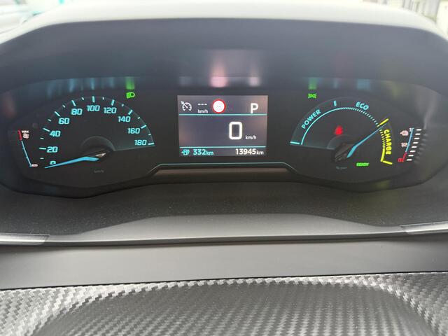 Peugeot e-2008 EV Active Pack 50 kWh | Camera | Carplay |