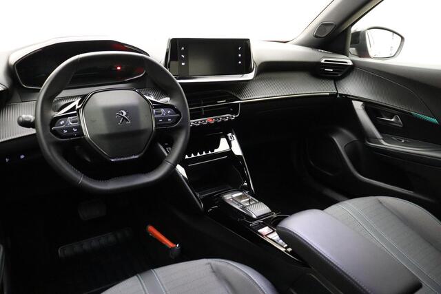Peugeot e-2008 EV Allure 136pk 50 kWh | 100% Elektrisch | Airco | Cruise Control | Navigatie | Stoelverwarming | Radio | Camera | 1e eigenaar