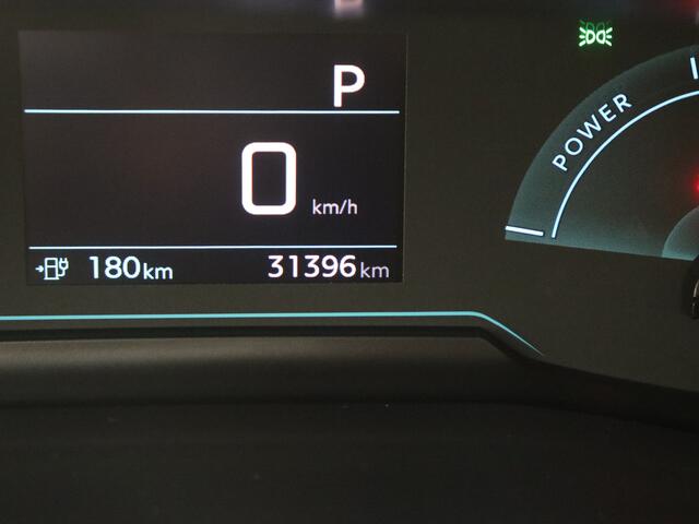 Peugeot e-2008 EV Active Pack 50 kWh | Carplay | Navi | Camera |