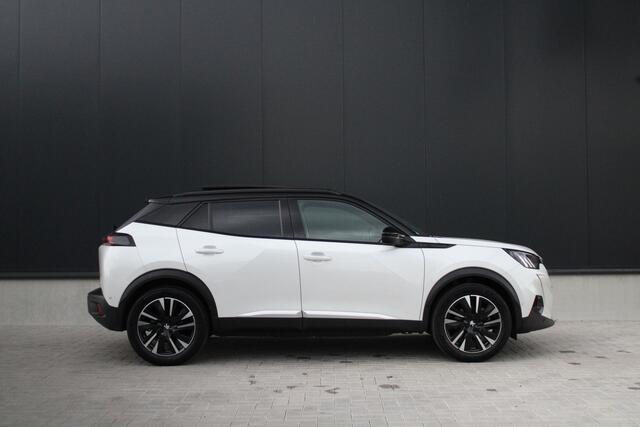 Peugeot e-2008 EV GT 50 kWh - Stoelverwarming - Camera - Pano - Navi - Adaptive Cruise - Blind Spot - Rijklaar