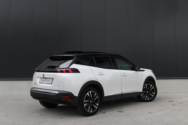 Peugeot e-2008 EV GT 50 kWh - Stoelverwarming - Camera - Pano - Navi - Adaptive Cruise - Blind Spot - Rijklaar