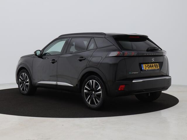 Peugeot e-2008 EV Allure 50 kWh | CAMERA | KEYLESS | STOELVERWARMING