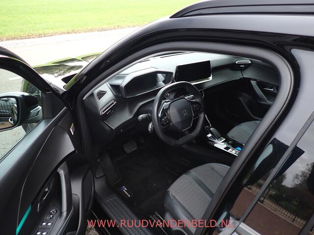 Peugeot e-2008 EV Allure Pack 50 kWh 92%SOH CAMERA/CARPLAY/WARMTEPOMP/STOELVERWARMING