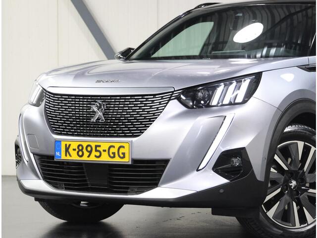 Peugeot e-2008 GT 50kWh 136PK | 1ste eigenaar | 3 FASE | AppleCarplay/Android Auto | Accurapport 91% | Schuifkanteldak | Alcantara/LEER | 18"LMV | Camera | AUTOMAAT | Keyless | Adaptive Cruise Control | Climate Control | Camera | FULL LED | Two-Tone | Sfeerverlichting |