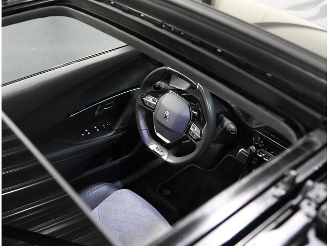 Peugeot e-2008 GT 50kWh 136PK | 1ste eigenaar | 3 FASE | AppleCarplay/Android Auto | Accurapport 91% | Schuifkanteldak | Alcantara/LEER | 18"LMV | Camera | AUTOMAAT | Keyless | Adaptive Cruise Control | Climate Control | Camera | FULL LED | Two-Tone | Sfeerverlichting |