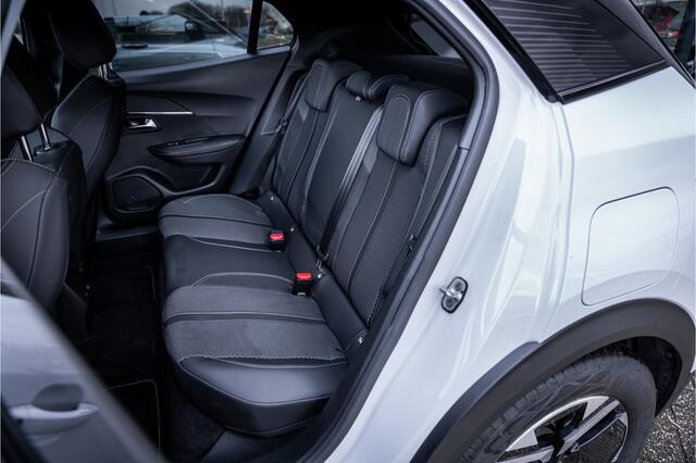 Peugeot e-2008 EV GT 54 kWh ** Camera ** Navigatie ** Rijbereik tot 568km (WLTP)