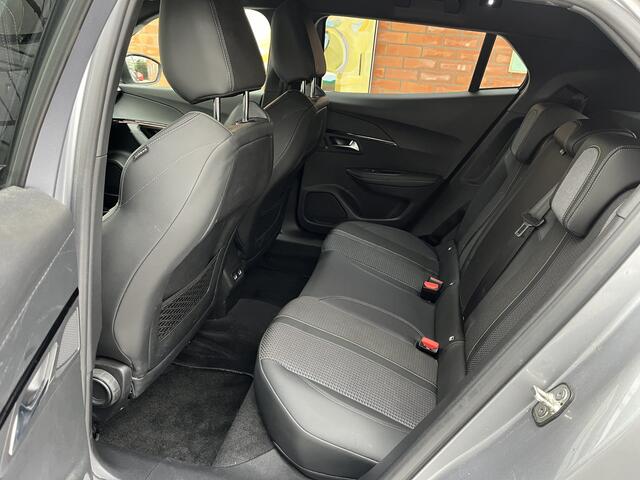 Peugeot e-2008 EV GT 50 kWh | Adaptive Cruise Control | Camera achter | Carplay/Android Auto |