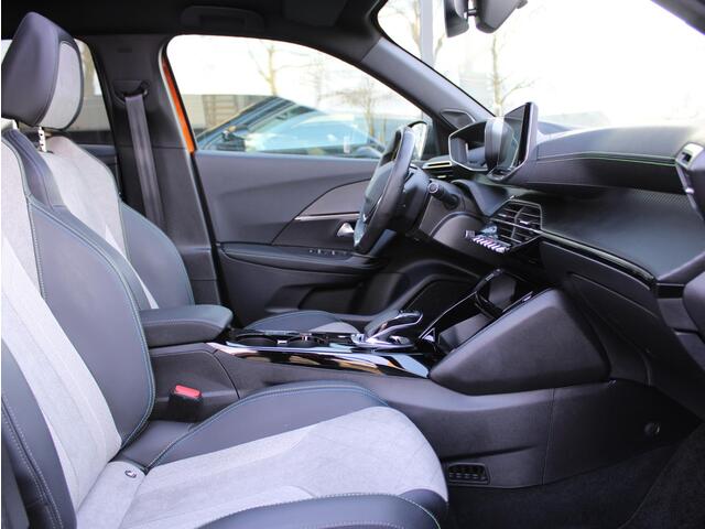Peugeot e-2008 EV GT Pack 50 kWh | Navi / Panoramadak / Camera