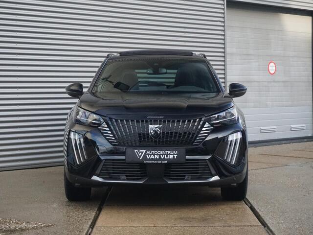 Peugeot e-2008 EV GT 54 kWh | Panorama schuifdak dak | Warmtepomp | Gripcontrol | All seasonbanden |