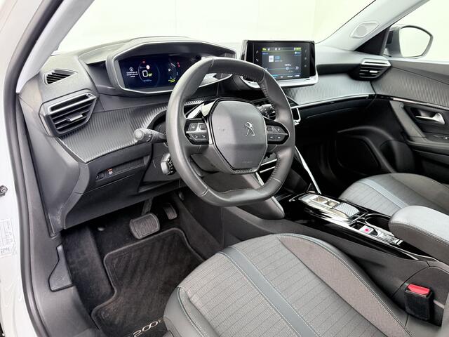 Peugeot e-2008 EV Allure Pack 50kWh SOH 89% Navi* Ecc 360°Camera Apple Carplay Android Auto Cruise Control Lmv 17" Led Keyless Privacy Glas Rijstrooksensor 1e Eigenaar Origineel Nederlandse Auto