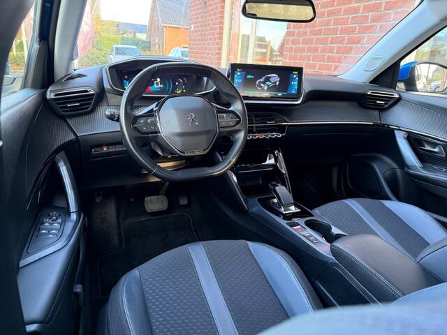 Peugeot e-2008 EV Allure 50 kWh GROOT.NAVI / HALF.LEER / CAMERA / 17 INCH LMV /