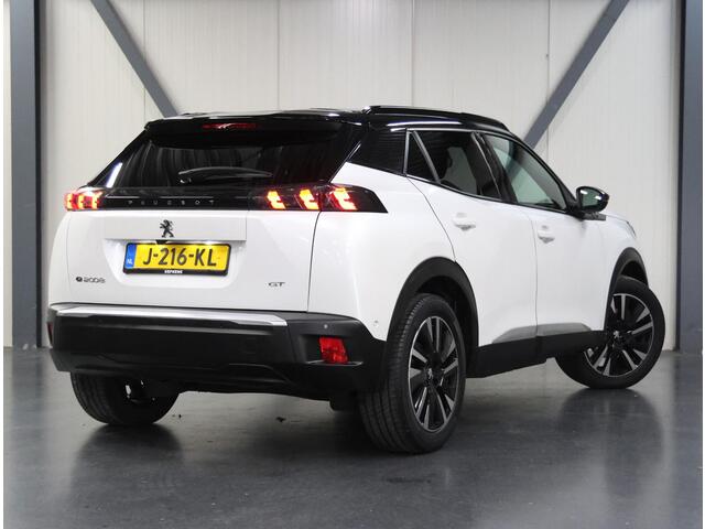 Peugeot e-2008 GT 50kWh 136PK | 1ste eigenaar | 3 FASE | Alcantara/LEER | AppleCarplay/Android Auto | StoelVerwarming | 18"LMV | Dodehoekdetectie | Camera | LED lampen | Keyless | Adaptive Cruise Control | Climate Control | Camera | FULL LED | Two-Tone | Sfeerverlichtin