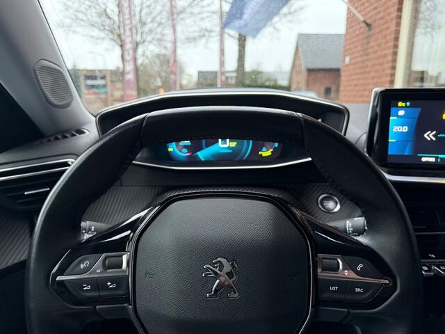 Peugeot e-2008 EV Allure 50 kWh STOELVERW+VOORRUITVERW. / CAMERA / HALF.LEER /