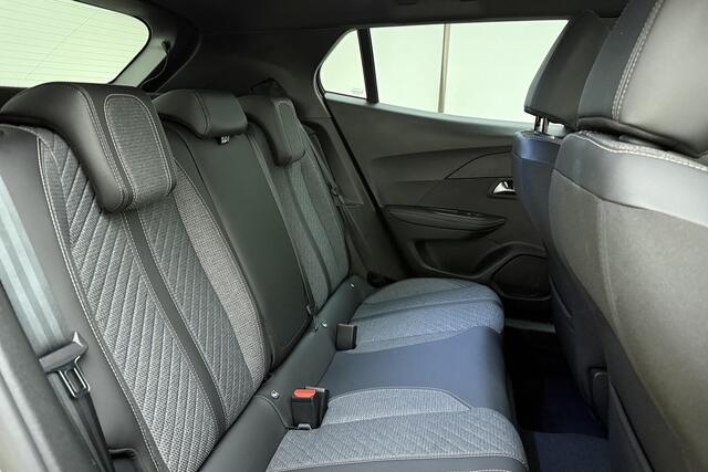 Peugeot e-2008 EV Allure Avantage 54 kWh 400km+ WLTP | Keyless Start | Camera Achter | Adaptieve Cruise Control | Navigatie