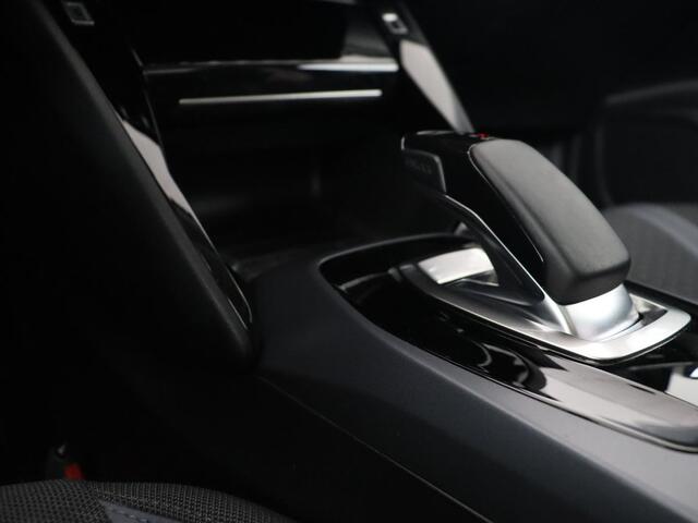 Peugeot e-2008 EV Allure 50 kWh | 3 Fase | Panoramadak | Adaptive cruise | Keyless | Camera | Carplay | Half leder | Navigatie