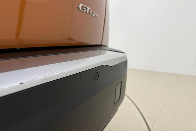 Peugeot e-2008 EV GT 50 kWh 1-Fase | Navigatie | Apple Carplay & Android Auto | Full LED | Parkeersensoren voor & achter | Camera | 3D-Cockpit