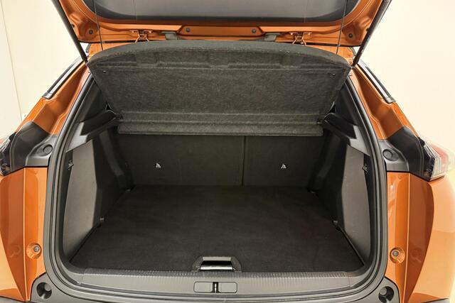 Peugeot e-2008 EV GT 50 kWh 1-Fase | Navigatie | Apple Carplay & Android Auto | Full LED | Parkeersensoren voor & achter | Camera | 3D-Cockpit