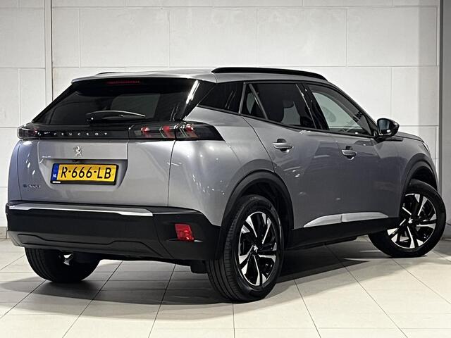 Peugeot e-2008 Allure 50kWh EV 136pk AUTOMAAT | STOELVERW. | NAVI | CAMERA | CLIMA | DAB+ | CRUISE CONTROL | EXTRA GETINTE ACHTERRUITEN