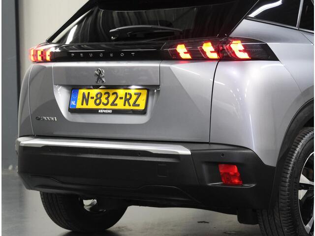 Peugeot e-2008 EV Allure Pack 50 kWh 136PK | 1ste eigenaar | 3/FASE | AppleCarplay/Android Auto | 17"LMV | Camera | AUTOMAAT | Keyless | Adaptive Cruise Control | Climate Control | FULL LED | Isofix | Privacy Glass |