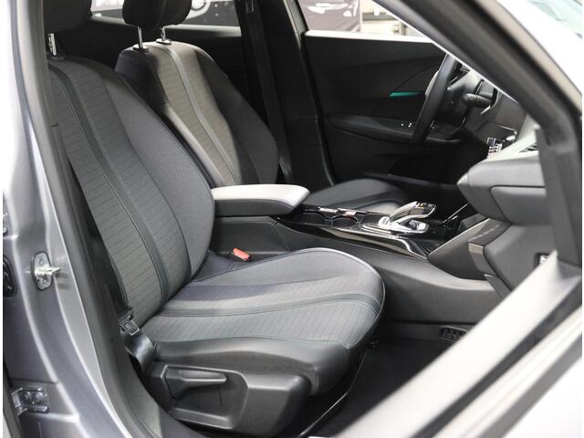 Peugeot e-2008 EV Allure Pack 50 kWh 136PK | 1ste eigenaar | 3/FASE | AppleCarplay/Android Auto | 17"LMV | Camera | AUTOMAAT | Keyless | Adaptive Cruise Control | Climate Control | FULL LED | Isofix | Privacy Glass |