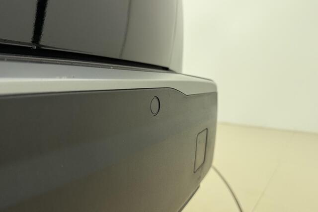 Peugeot e-2008 EV Allure Avantage 54 kWh | Navigatie | Adaptive Cruise control | Camera voor en achter | Climate control | Keyless | Lichtmetalen velgen | Extra getint glas