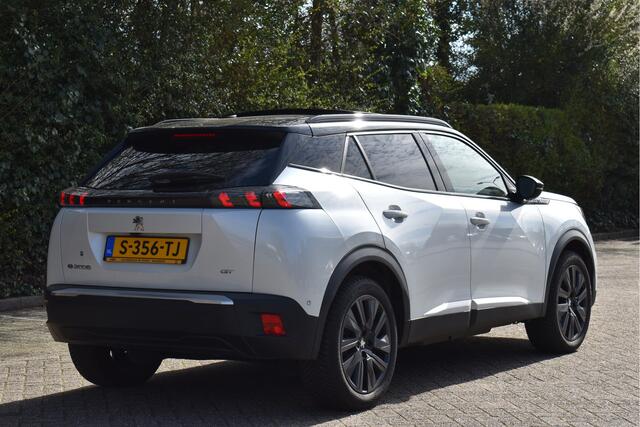 Peugeot e-2008 EV GT Pack 50 kWh 3-FASE VOL, OPEN DAK, CAMERA, DIGITALE TELLERS, CARPLAY, ADAPT.CC, FULL LED, 4SEASONS