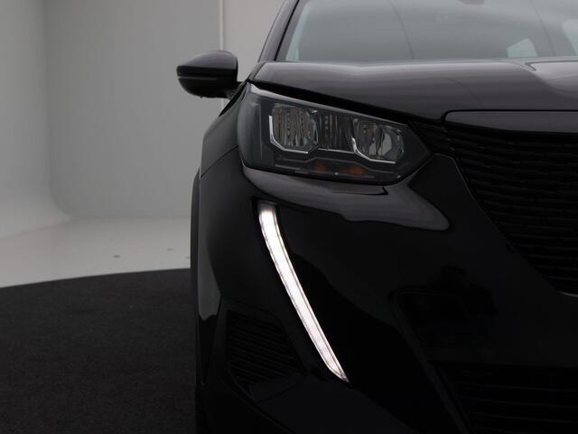 Peugeot e-2008 EV Active Pack 50 kWh 136 Pk | Adaptive Cruise | Camera | Keyless | Stoelverwarming | LED | 17 Inch | 57.313 Km