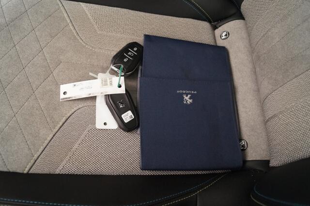 Peugeot e-2008 EV GT 50kWh -NAVI-ECC-PANO-LED-