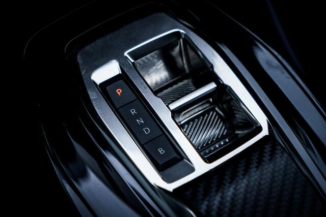 Peugeot e-2008 EV Active Pack 50 kWh | SOH 92% | LED | 16 inch LMV | Climate Control | Carplay