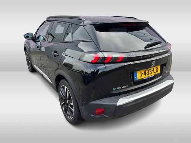 Peugeot e-2008 EV GT 50 kWh / Panoramadak / Camera / Virtual Cockpit / Half leder / 18'' / Navigatie / Keyless / Cruise Control / Dodehoek detectie