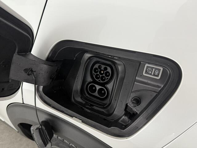 Peugeot e-2008 EV GT 50 kWh | SOH 90% | Snelladen | Sfeer | 360° | Virtual | Camera | Stoelverw. | Adap. Cruise | Keyless | Carplay | NAP