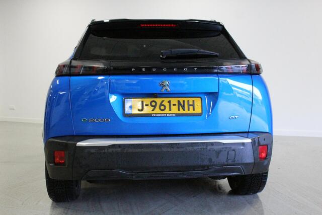 Peugeot e-2008 EV GT 50 kWh | PANO-DAK | CLIMA | 3-FASE | CARPLAY | STOEL-VERW | LMV | CAMERA | NAVI |