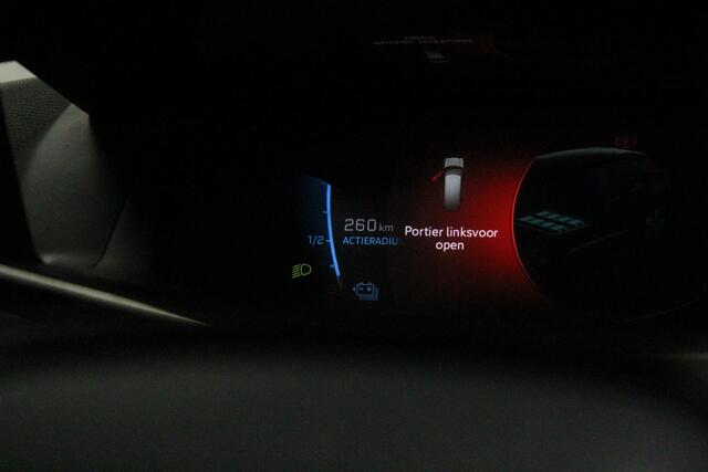 Peugeot e-2008 EV GT 50 kWh | PANO-DAK | CLIMA | 3-FASE | CARPLAY | STOEL-VERW | LMV | CAMERA | NAVI |
