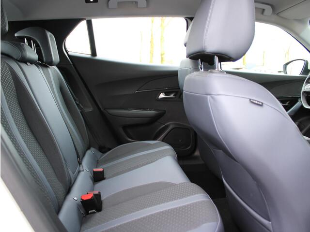 Peugeot e-2008 EV Allure 50 kWh | Navi / Camera / Climate