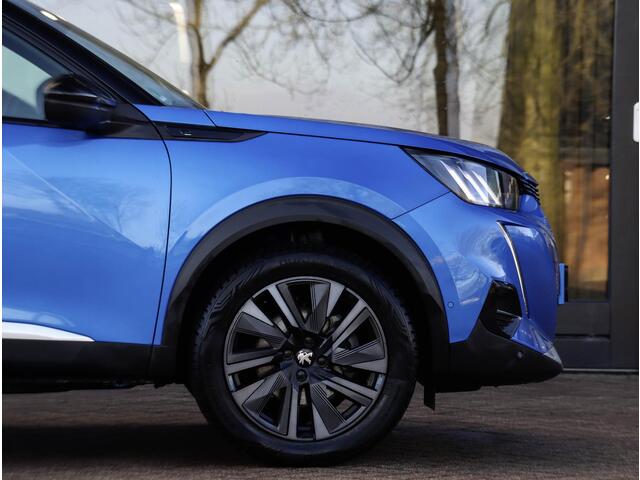 Peugeot e-2008 EV GT Pack 50 kWh 3-fase 136 PK | Slechts 28.677 km!