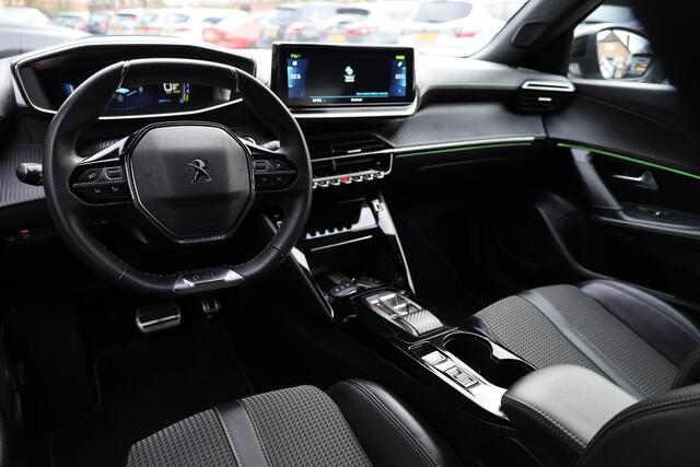 Peugeot e-2008 EV GT 50 kWh TREKHAAK-AFN PANO CARPLAY STOELVER. CRUISE 360-CAMERA HALF-LEER CRUISE CLIMA NAVI 2XPDC 17''LMV