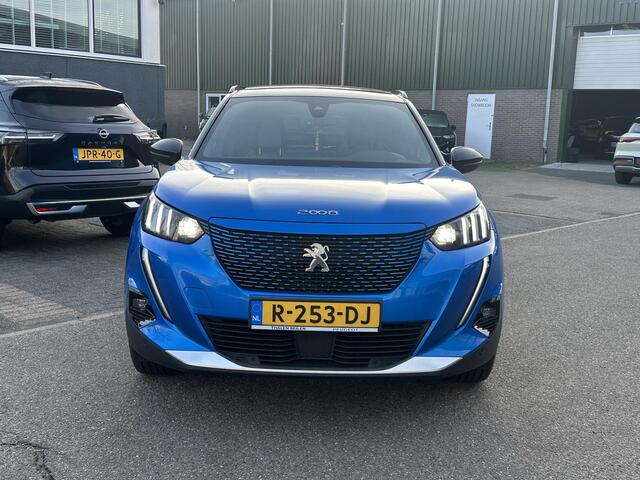 Peugeot e-2008 EV GT Pack 50 kWh SOH 90% | 3-Fase boordlader | Warmtepomp | Open Panoramadak | Camera | Stoelverwarming | Adaptieve Cruise Control | Full Option | Dealeronderhouden | Inclusief 12 mnd BOVAG garantie |