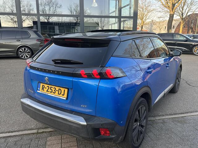 Peugeot e-2008 EV GT Pack 50 kWh SOH 90% | 3-Fase boordlader | Warmtepomp | Open Panoramadak | Camera | Stoelverwarming | Adaptieve Cruise Control | Full Option | Dealeronderhouden | Inclusief 12 mnd BOVAG garantie |